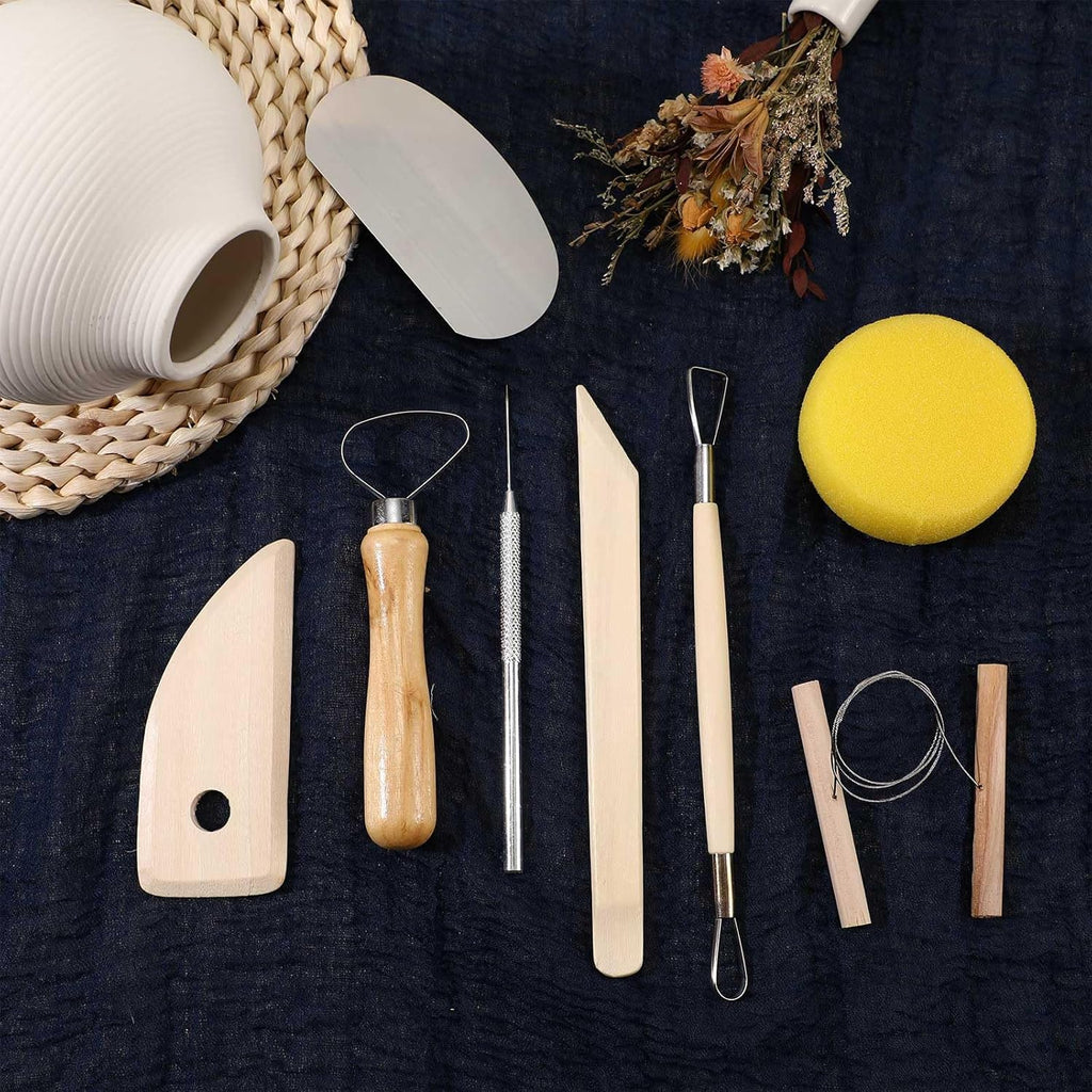 ensemble d'équipements de poterie Leriton 320 pièces destiné à modelage et sculpture d'argile : équipements de coupe, de modelage et de finition doté de manches en bois, idéal destiné à les débutants.