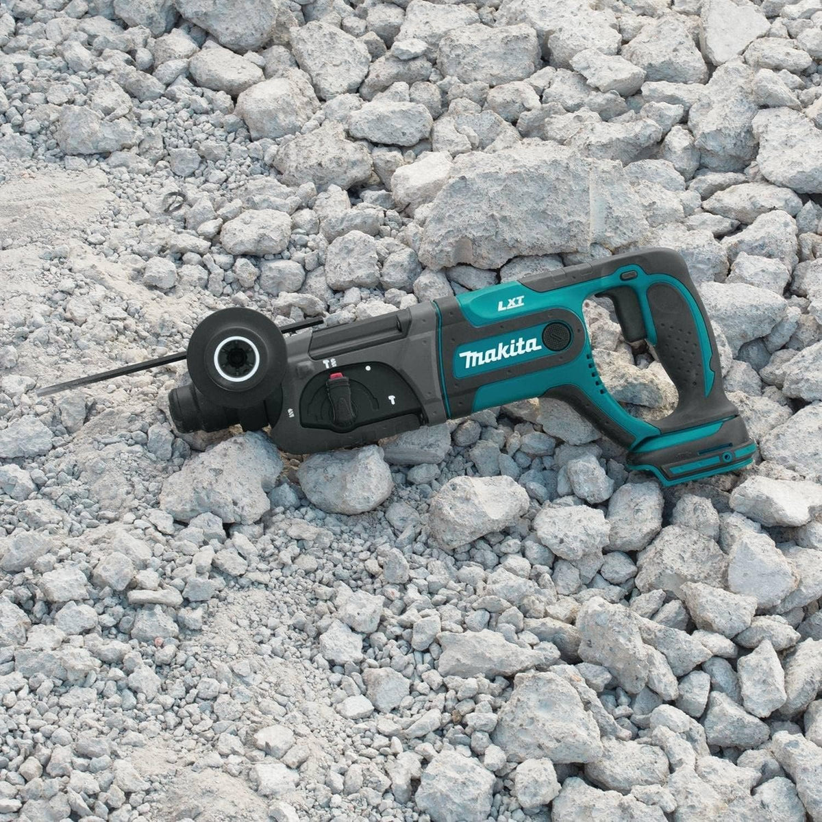 Marteau perforateur sans fil Makita XRH04Z 18V LXT Lithium-Ion 7/8", compatible doté de les embouts SDS-PLUS, outil seul (reconditionné)