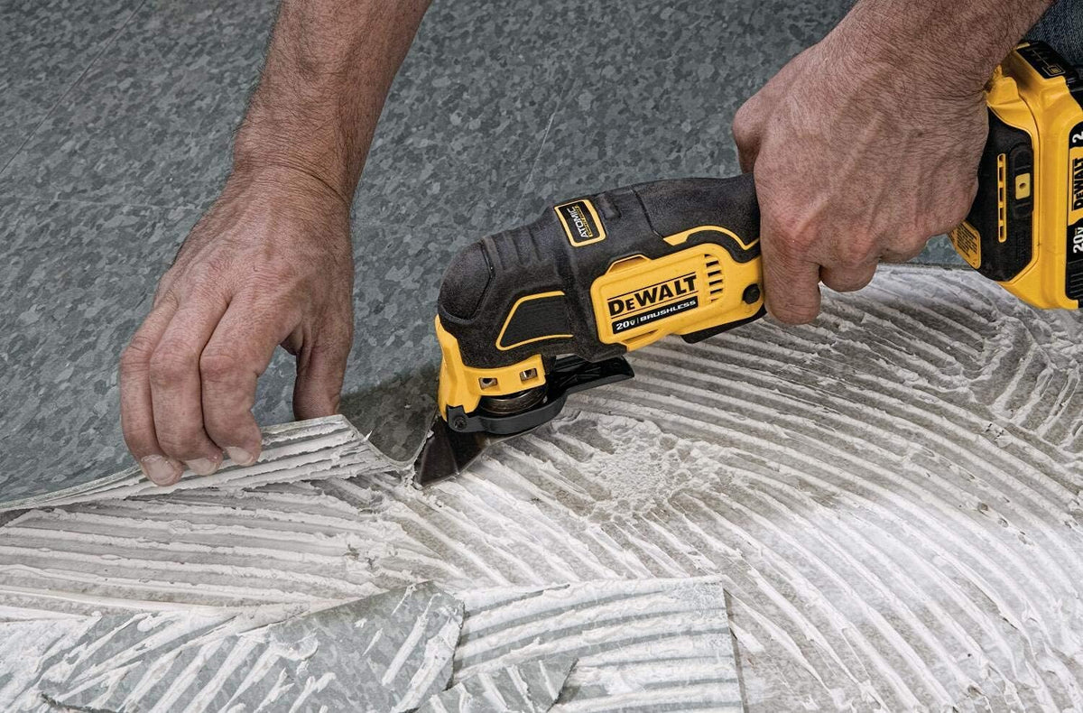 Dispositif multifonction oscillant sans fil DEWALT DCS354D1R 20V MAX ATOMIC (2 Ah) (Remis à neuf)