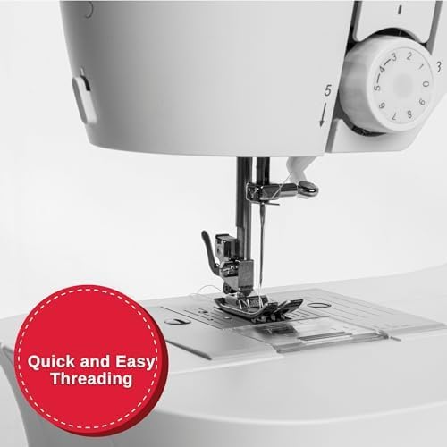 Machine à coudre portable SINGER® M1150 (blanche) doté de accessoires | 16 points intégrés offrant 45 applications de couture | Canette à chargement par le haut, boutonnière en 4 étapes, éclairage LED | Idéale destiné à les débutants