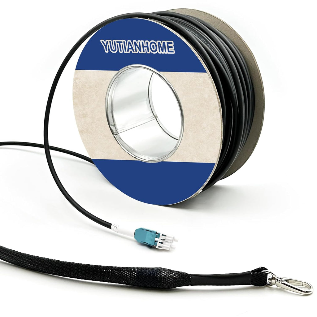 Câble de brassage fibre optique multimode duplex blindé OM3 LC-LC, 150 m (500 pi), diamètre extérieur 5 mm, en TPU industriel, 10 Gb/s, 50/125 MHz, Uniboot, doté de kit d'œillet de traction installé à une extrémité.