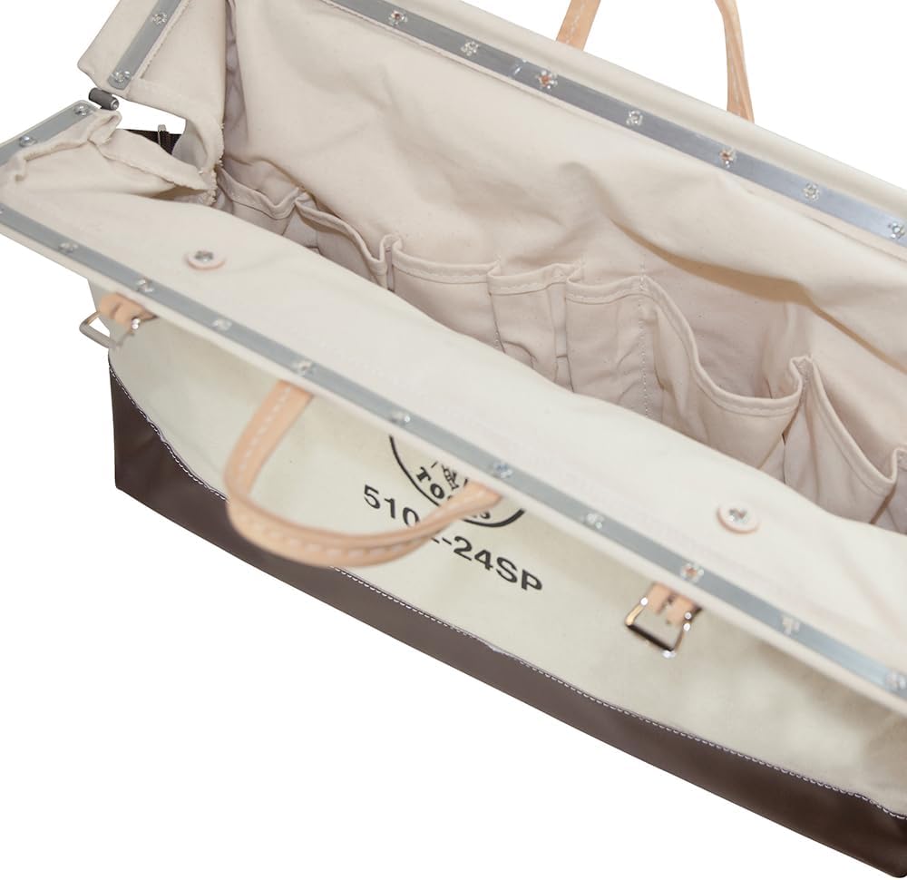Sac à équipements de luxe Klein Tools 5102-24SP en toile naturelle de 61 cm (24 pouces) doté de 17 poches intérieures et bandoulière amovible.