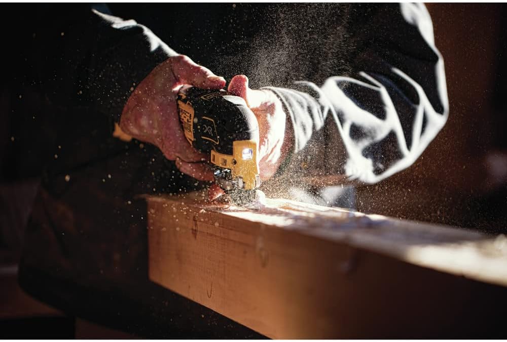 Dispositif multifonction oscillant sans fil DEWALT DCS356BR 20V MAX XR à 3 vitesses et batterie lithium-ion sans balais (outil seul) (reconditionné)