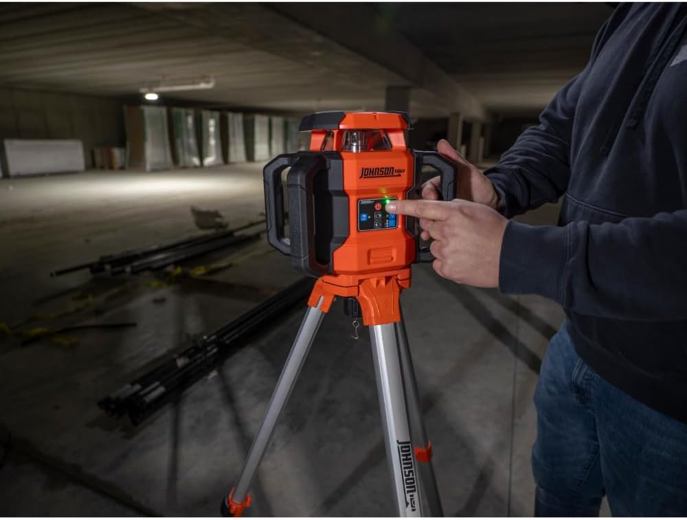 Système laser rotatif à double pente autonivelant rouge Johnson Level & Tool JRT300-RDHV-S, portée pour 1 220 m, batteries lithium-ion, cible magnétique, détecteur laser, télécommande, trépied et mire de 4 m.