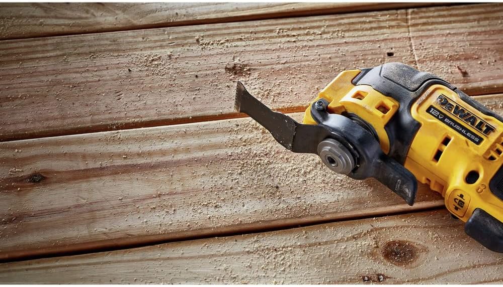 Dispositif oscillant sans fil DEWALT XTREME 12V MAX doté de lames et adaptateur, outil seul (DCS353B)