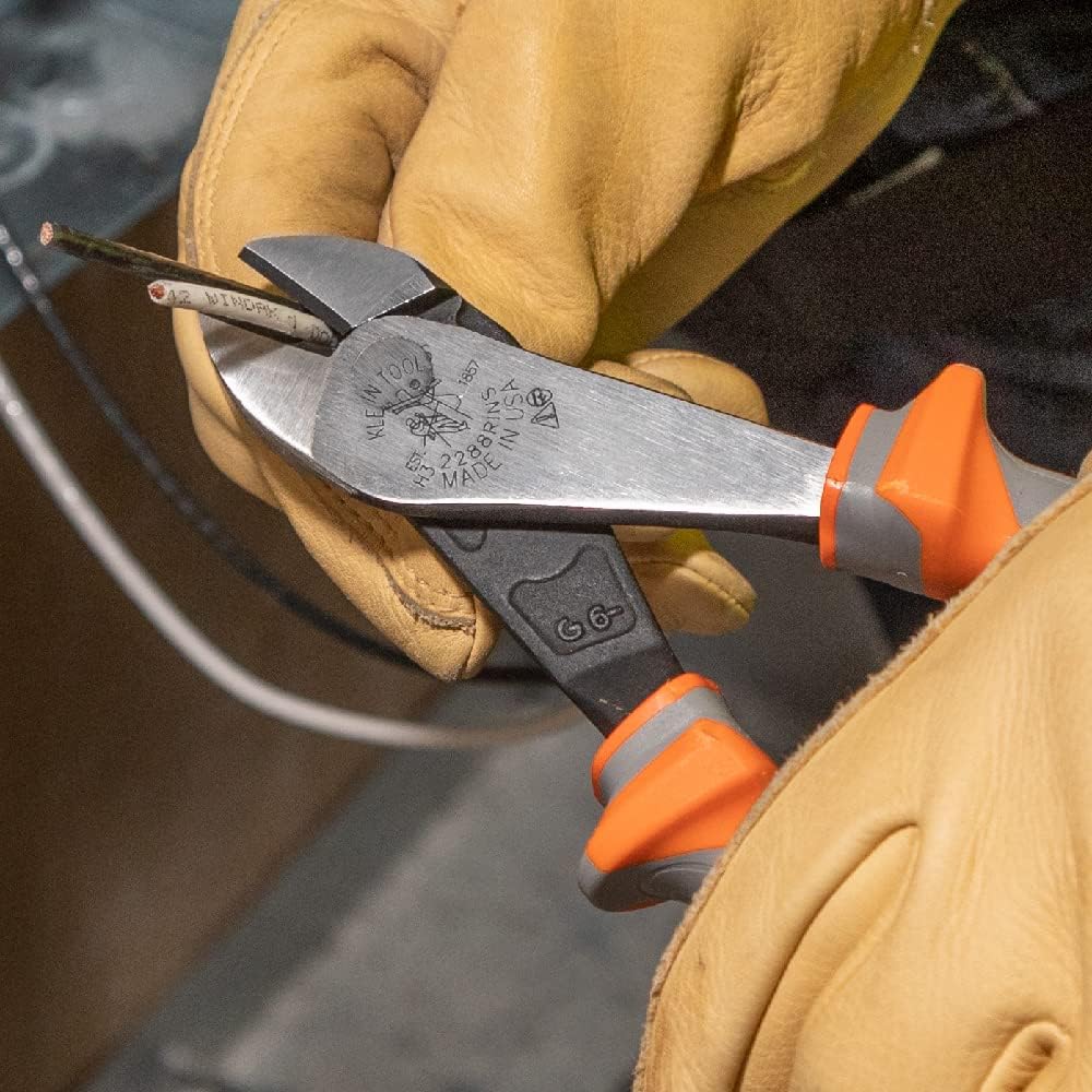Ensemble pour 3 pinces isolées Klein Tools 9420R 1000V, fabriqué aux États-Unis, comprenant une pince à bec long, une pince coupante latérale et une pince coupante diagonale.