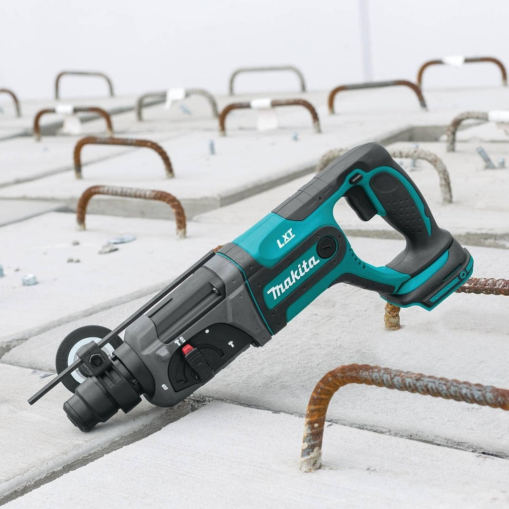 Marteau perforateur sans fil Makita XRH04Z 18V LXT Lithium-Ion 7/8", compatible doté de les embouts SDS-PLUS, outil seul (reconditionné)