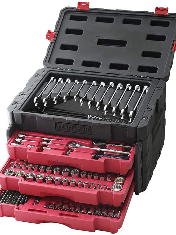 Ensemble d'équipements de mécanicien Craftsman 450 pièces, comprenant une clé à cliquet, des douilles et des clés à main.