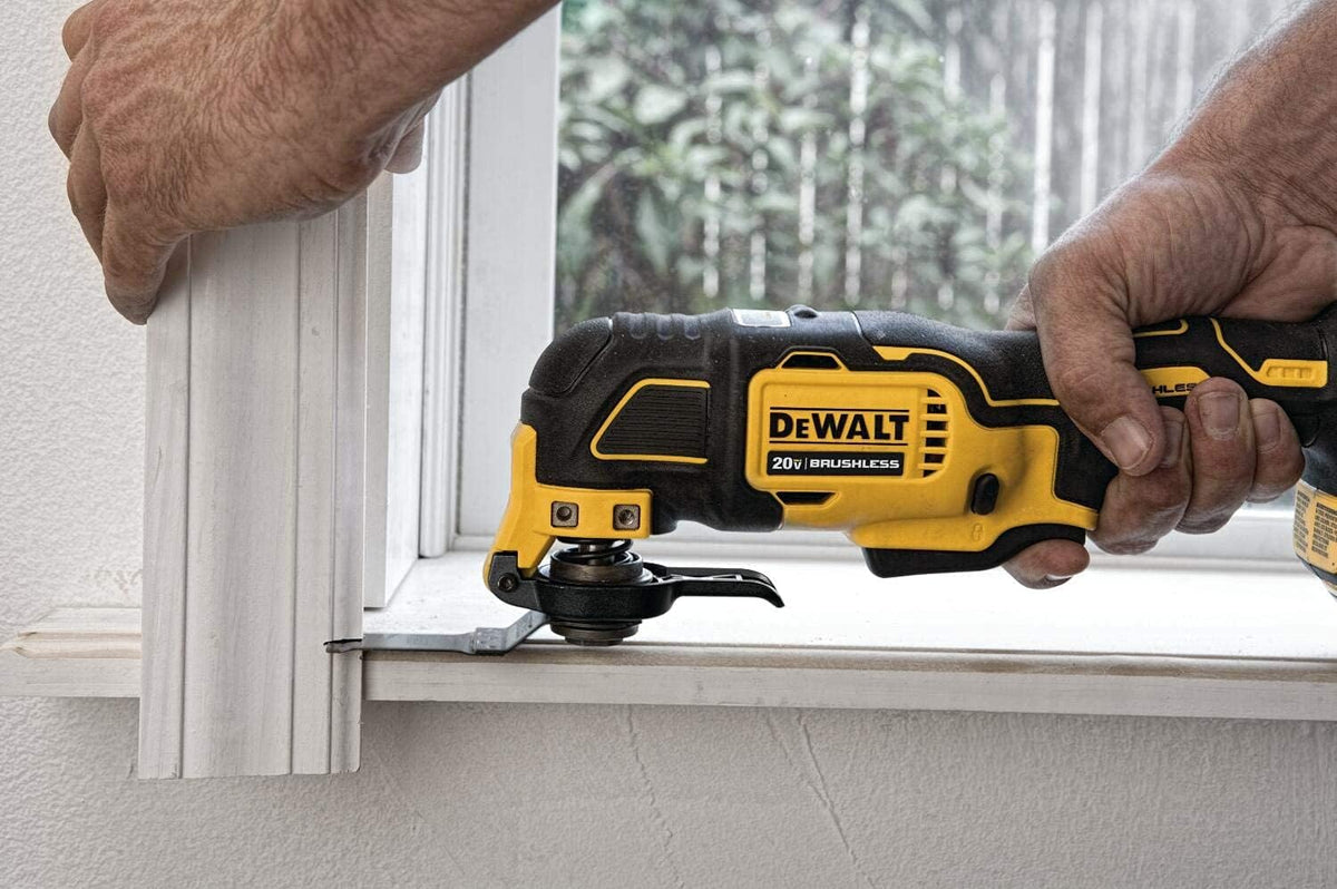 Dispositif multifonction oscillant sans fil DEWALT DCS354D1R 20V MAX ATOMIC (2 Ah) (Remis à neuf)