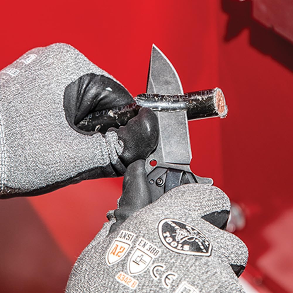 Kit sac à dos Klein Tools 80115 doté de sac à dos Tradesman Pro à 39 poches et couteau de poche d'électricien, 2 pièces