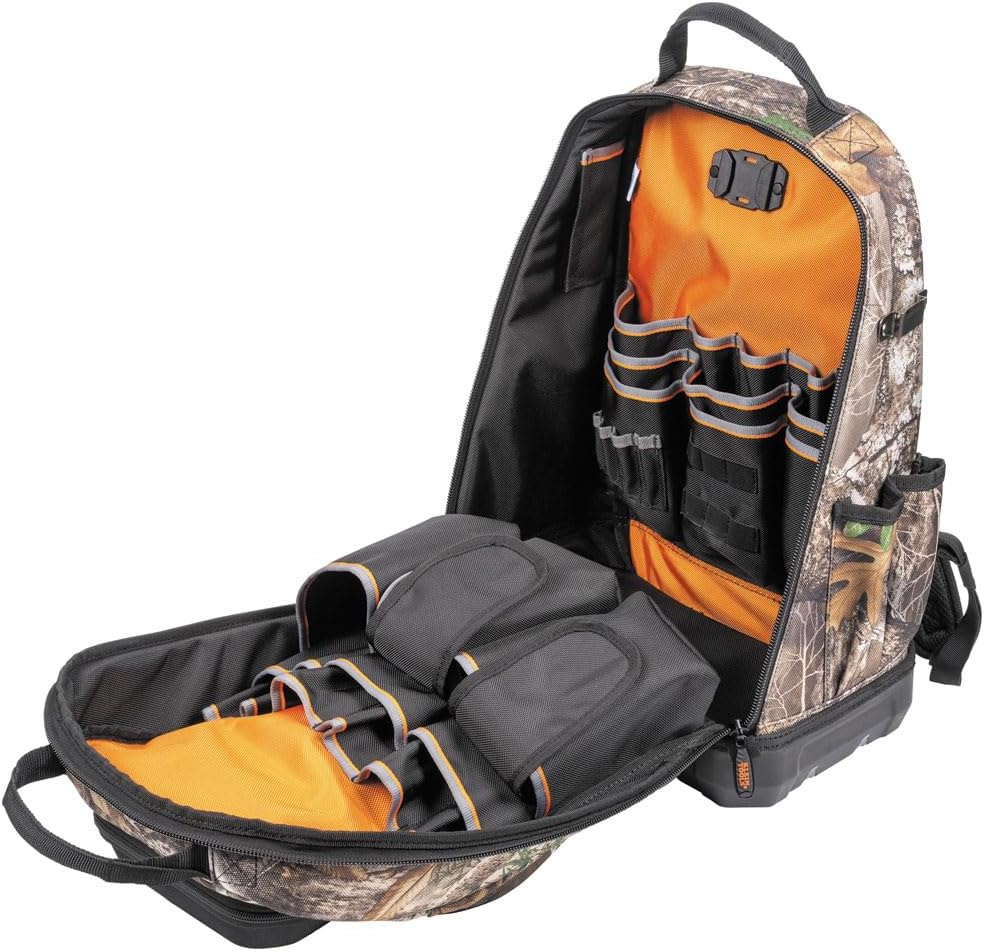 Sac à dos à équipements Klein Tools 62800BPCAMO, sac à dos de chantier Tradesman Pro extra-large à 40 poches, camouflage, doté de fond moulé et port de chargement