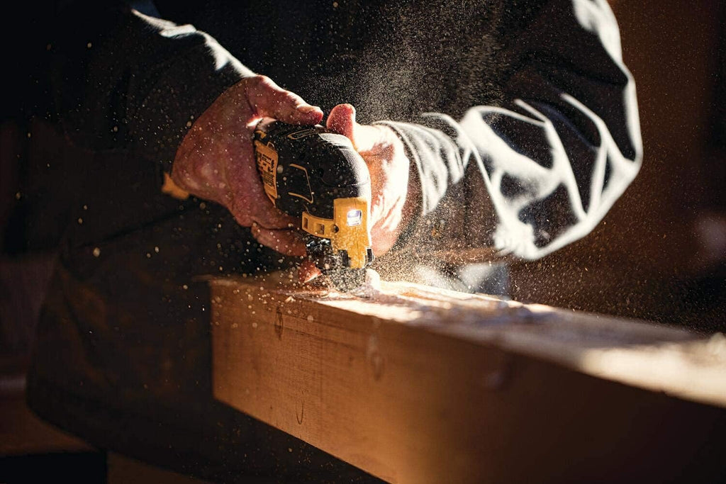 Dispositif multifonction oscillant sans fil DEWALT DCS354D1R 20V MAX ATOMIC (2 Ah) (Remis à neuf)