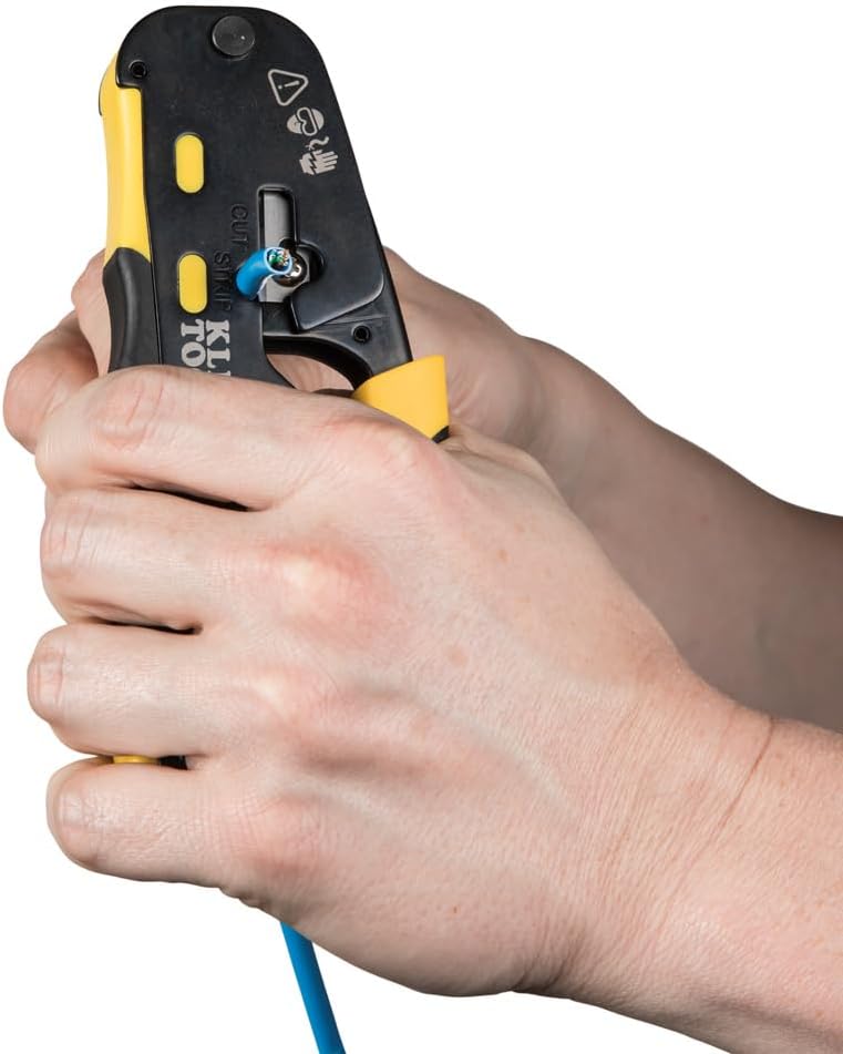Ensemble de testeur de câbles RJ45 Klein Tools 80072 doté de LAN Scout Jr. 2, outil de sertissage/dénudage/coupe coaxial et paquet de 50 fiches de données modulaires traversantes