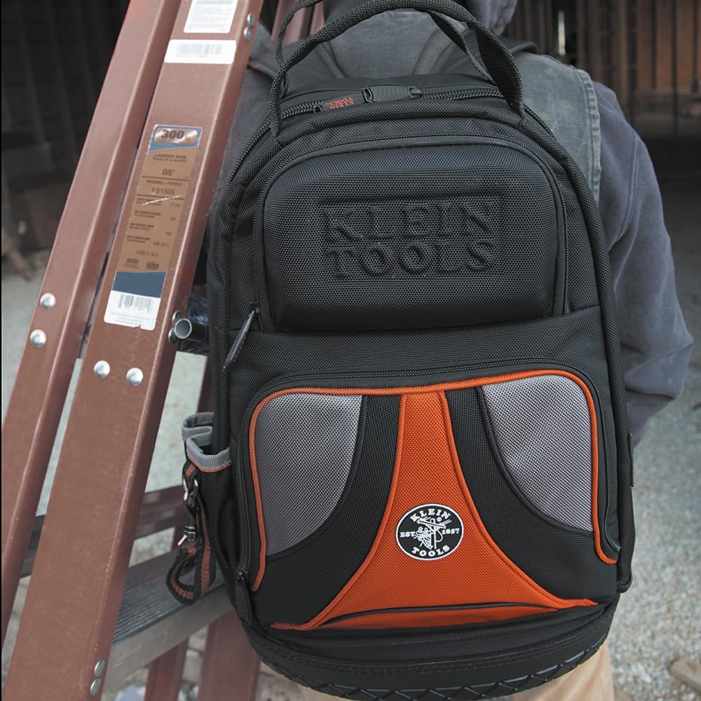 Kit sac à dos Klein Tools 80115 doté de sac à dos Tradesman Pro à 39 poches et couteau de poche d'électricien, 2 pièces