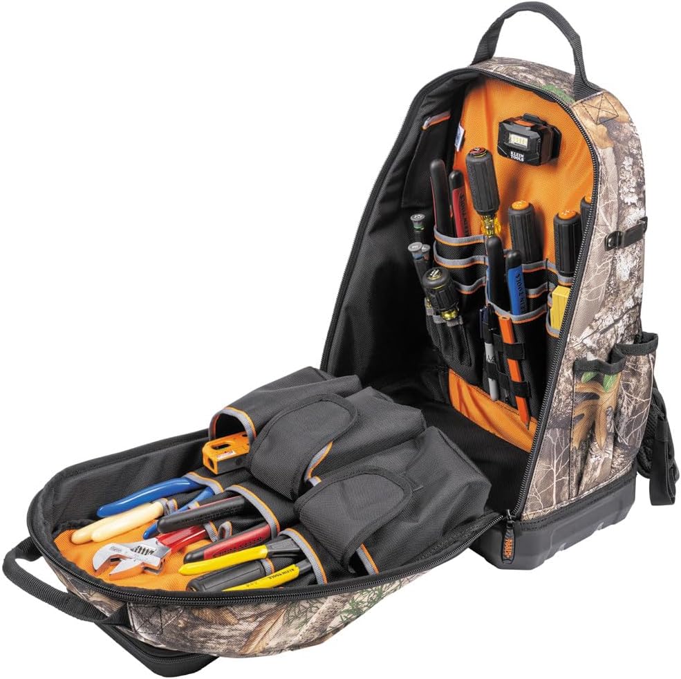 Sac à dos à équipements Klein Tools 62800BPCAMO, sac à dos de chantier Tradesman Pro extra-large à 40 poches, camouflage, doté de fond moulé et port de chargement
