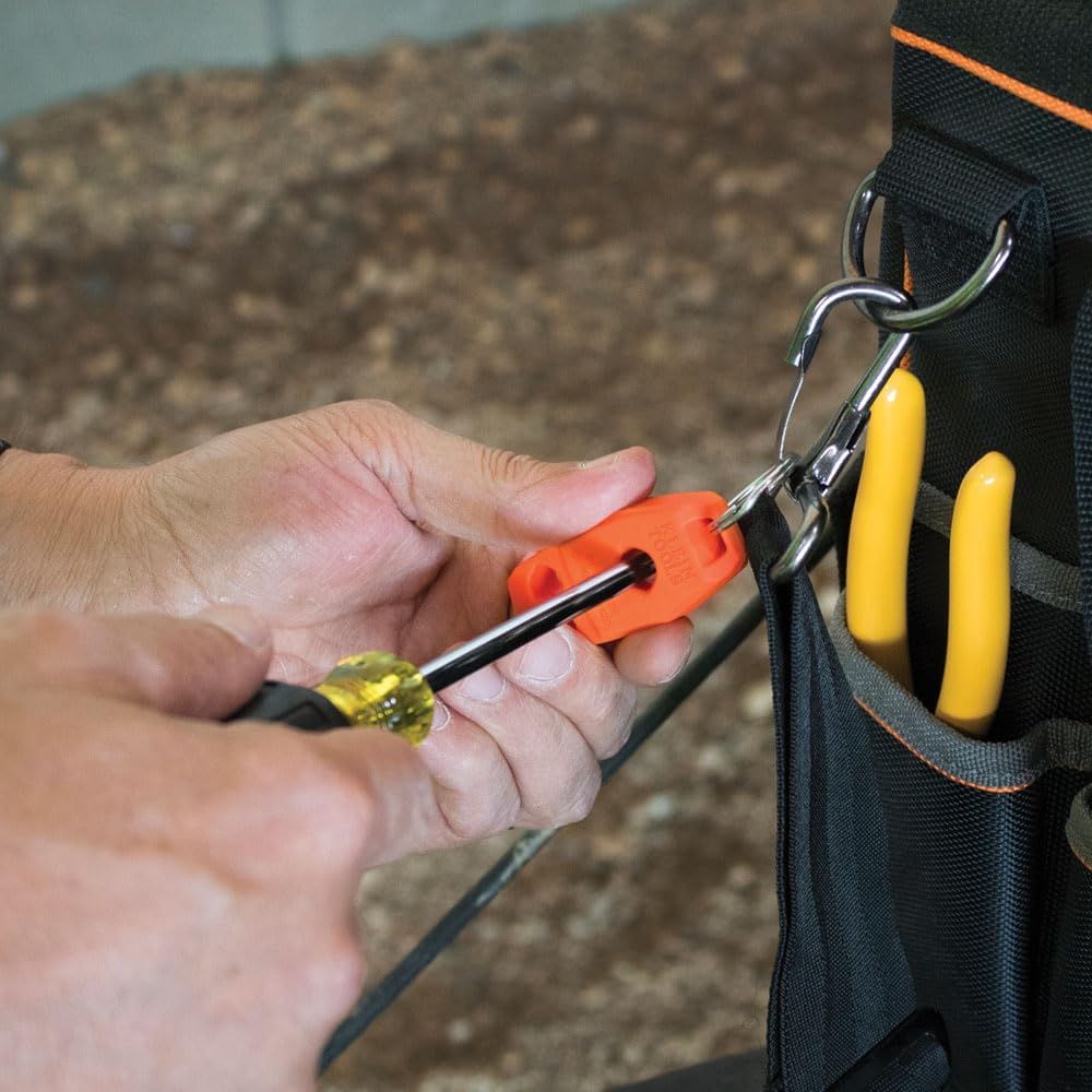 Ensemble d'équipements Klein Tools 80021, comprenant tournevis et clé à douille doté de embouts assortis, aimanteur/démagnétiseur, 16 pièces, bricolage